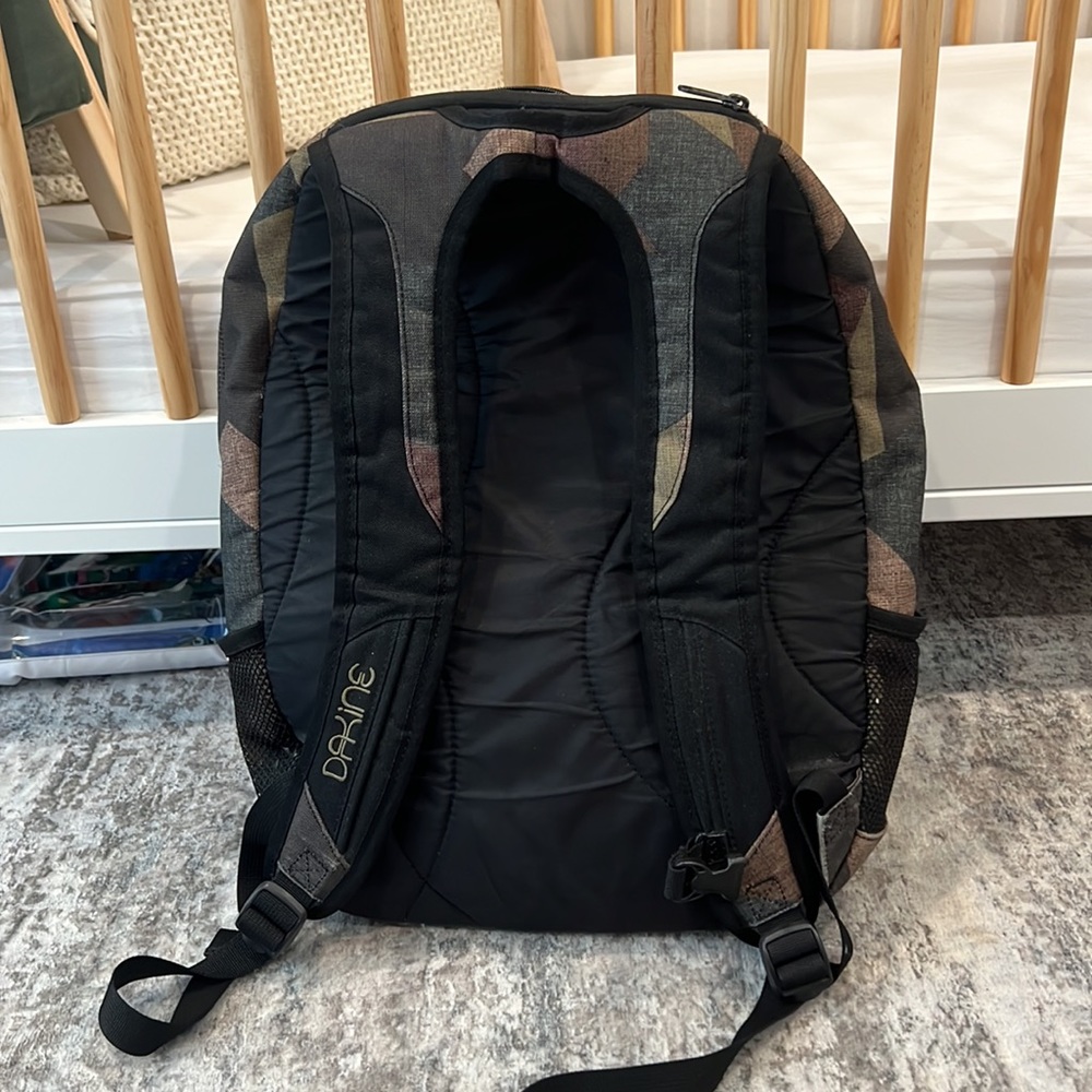 Dakine backpack - Picture 3 of 5